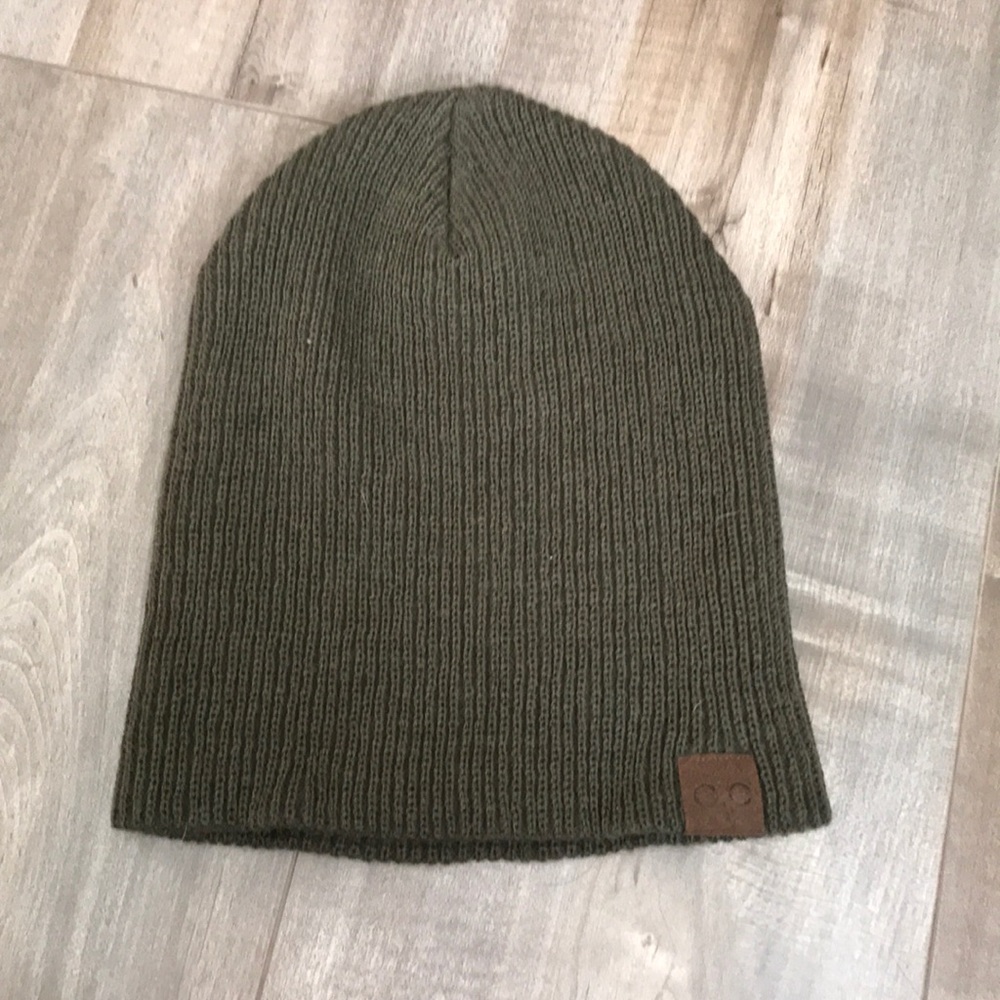 C.C: KNIT DARK GREEN BEANIE